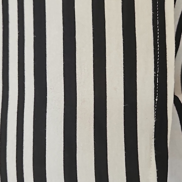 Motherhood Maternity Nursing striped top size Medium - Picture 5 of 5